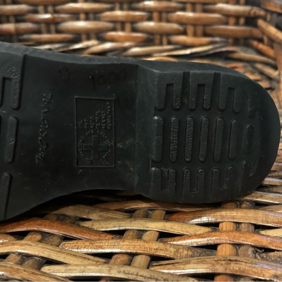 Dr. Martens Coralie quilted black combat boot 7 Great condition! - Picture 8 of 15